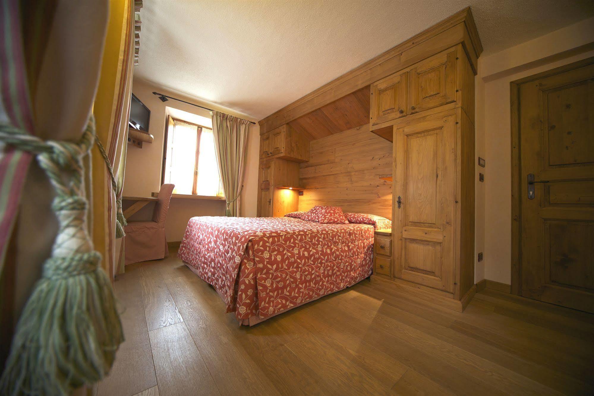 Dente Del Gigante Hotel